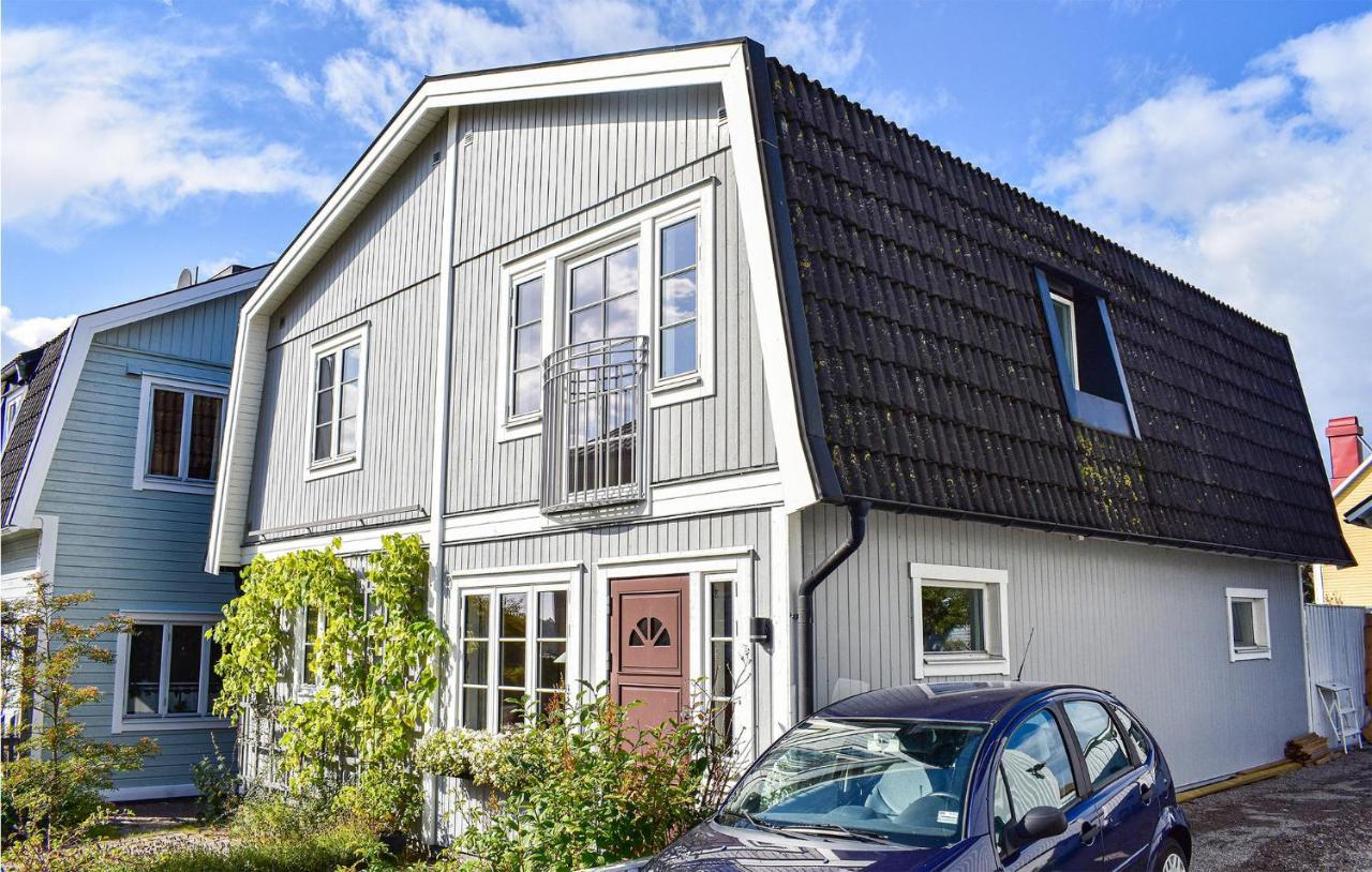 Cozy Home In Karlskrona With Kitchen 外观 照片