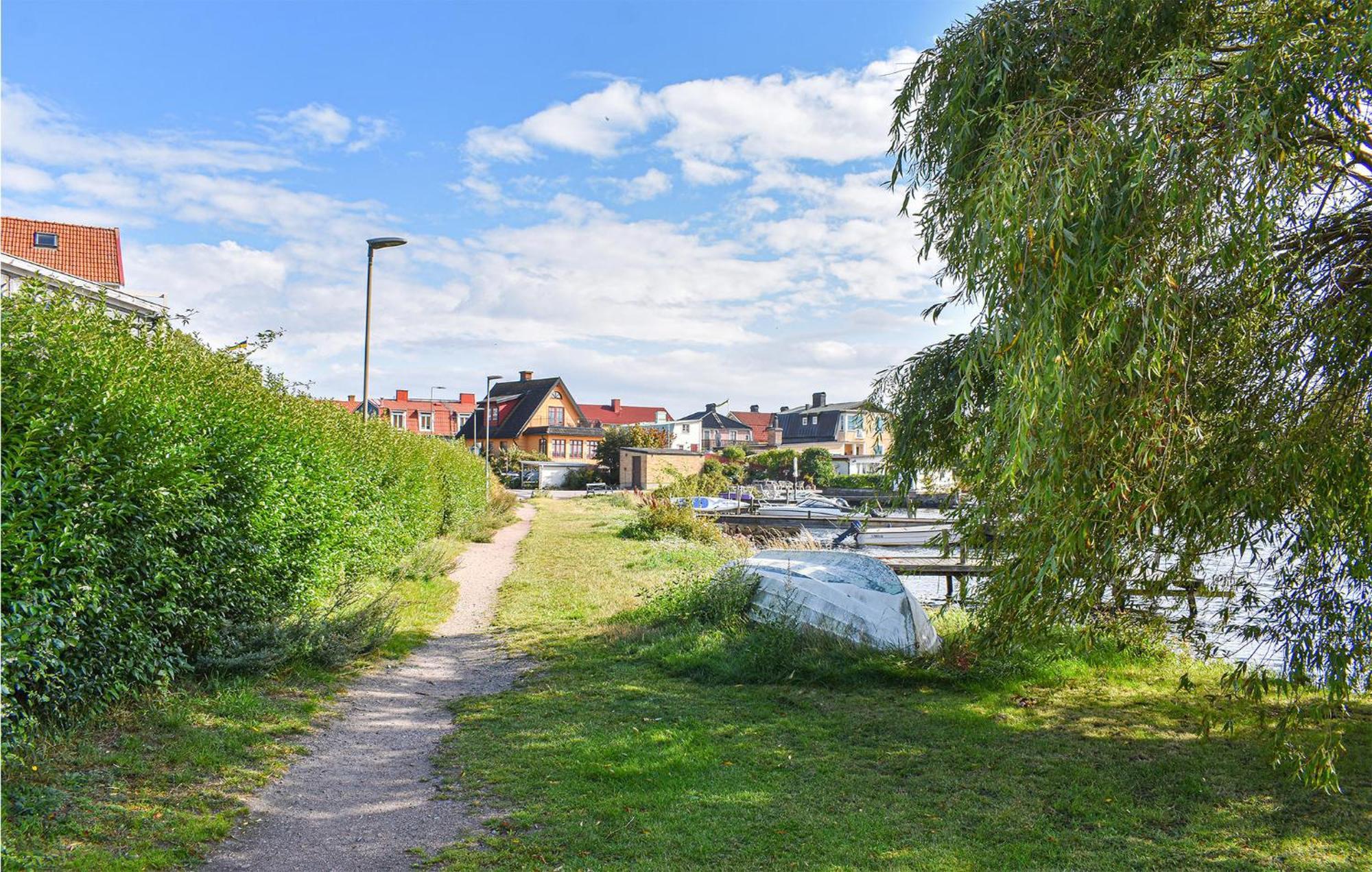 Cozy Home In Karlskrona With Kitchen 外观 照片